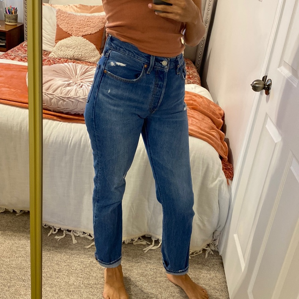 Levi’s 501 high waisted straight leg jeans size 26